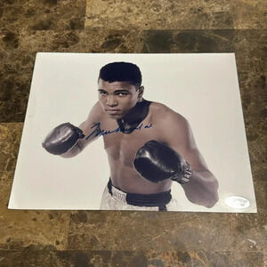 - Boxing Muhammad Ali autographed photo